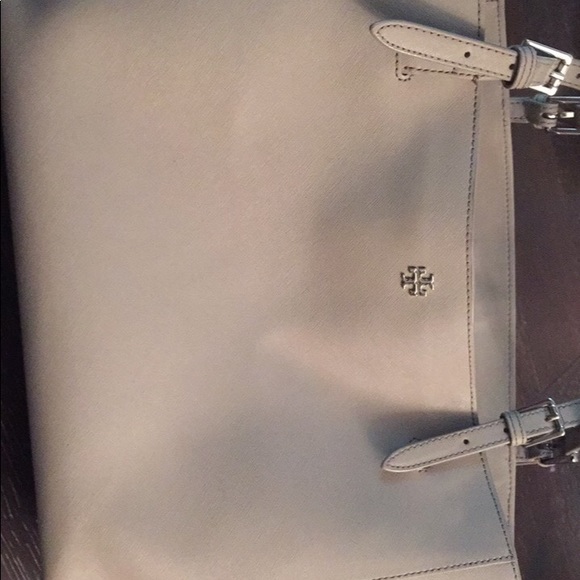 Tory Burch Handbags - Tory Burch York Buckle Tote Taupe